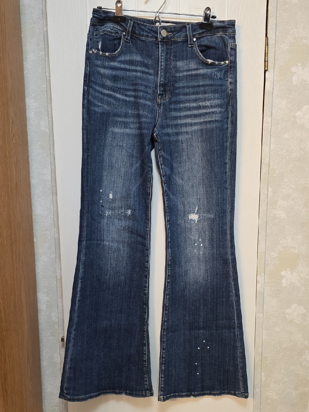 Risen Women's Dark Wash Flared Jeans w/light Distrssing - Paint Splatter - 11/30